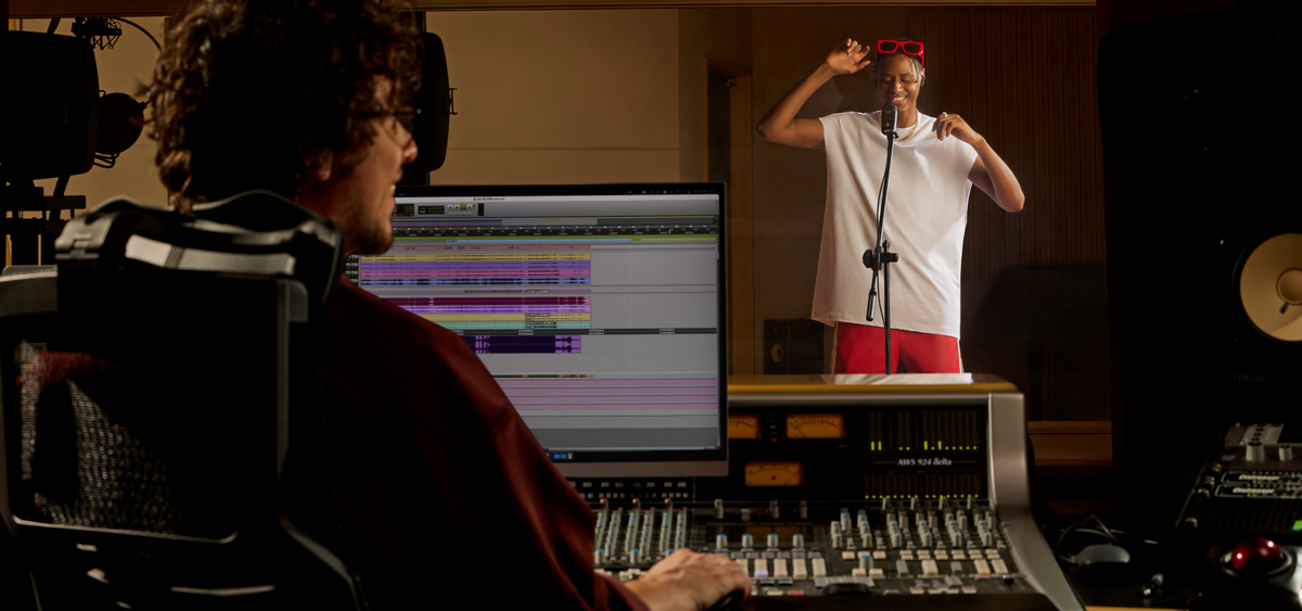 Music creator recording and monitoring vocals with HISONG AirStudio S1